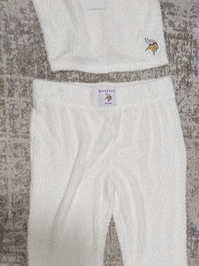 NFL White Fuzzy Vikings Cropped Lounge Set